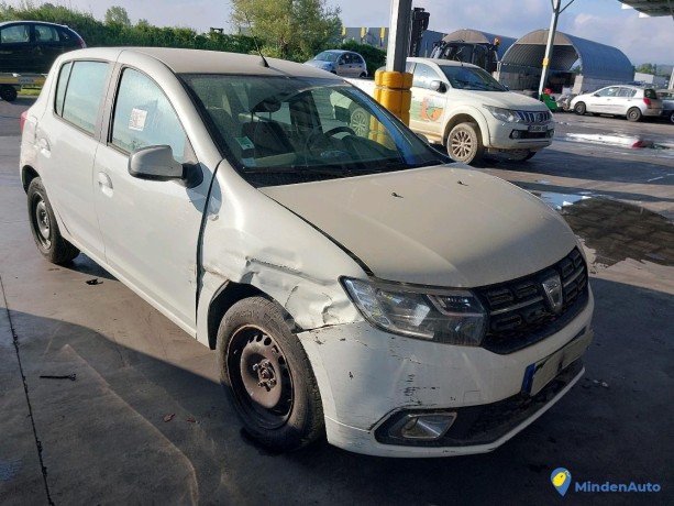 dacia-sandero-10-sce-75-city-essence-big-3