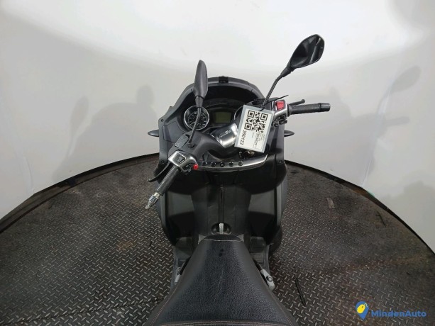 piaggio-mp3-500lt-essence-big-4