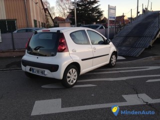 PEUGEOT 107