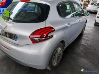 PEUGEOT 208 1.2 PTECH 110 ACTIVE Réf : 320122 10/2015