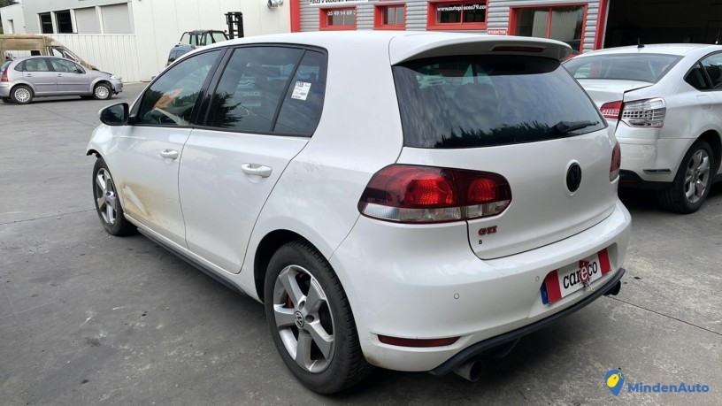 volkswagent-golf-vi-gti-20tsi-16v-211-big-1