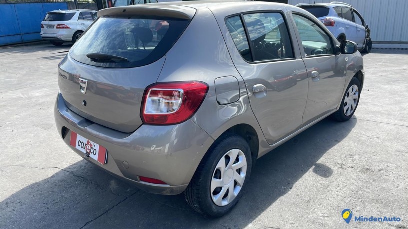 dacia-sandero-12i-16v-75-big-3