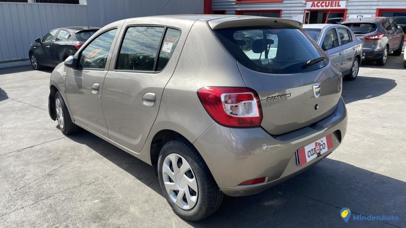 dacia-sandero-12i-16v-75-big-2