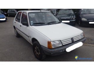 PEUGEOT 205 PHASE 2 1.0 JUNIOR 45 CV  N11544