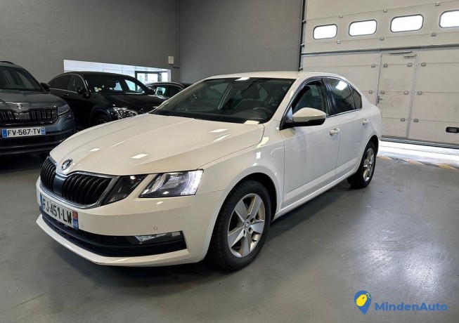 skoda-octavia-16tdi-115cv-businessi-2o2oii-big-0