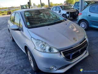 PEUGEOT 208 1.6 E-HDI 92 ALLURE Réf : 327521