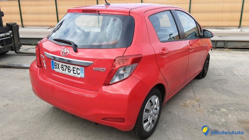 toyota-yaris-bx-676-ec-big-3