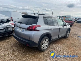 Peugeot 2008 1.2i 130 / FH578