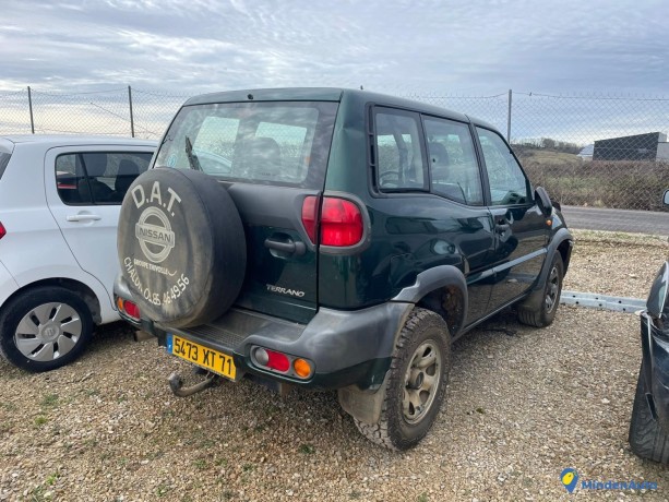 nissan-terrano-27-tdi-127-big-2