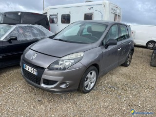 RENAULT Scénic III 1.9 DCi 130