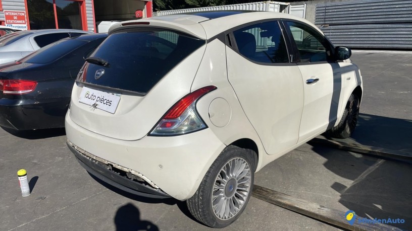 lancia-ypsilon-5-12052909-big-3