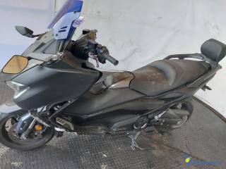 YAMAHA T-MAX TECH MAX - ESSENCE