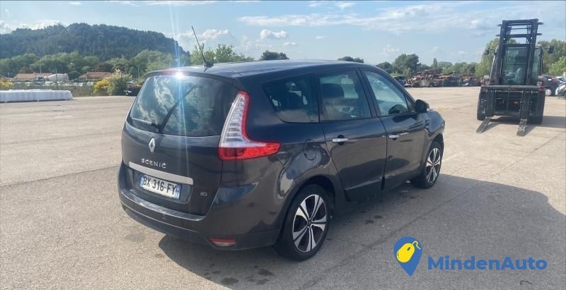 renault-scenic-3-accidente-big-3