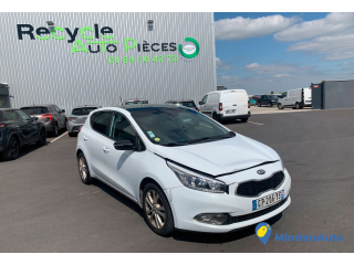 Kia Cee-D 1.6CRDi 128 Premium édition