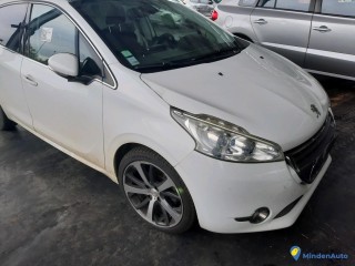 PEUGEOT 208 1.6 E-HDI 115 FELINE Réf : 322430